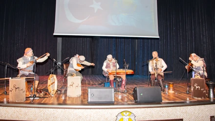 Ünlü Kazak müzik grubu Turan, Selçuk Üniversitesinde konser verdi